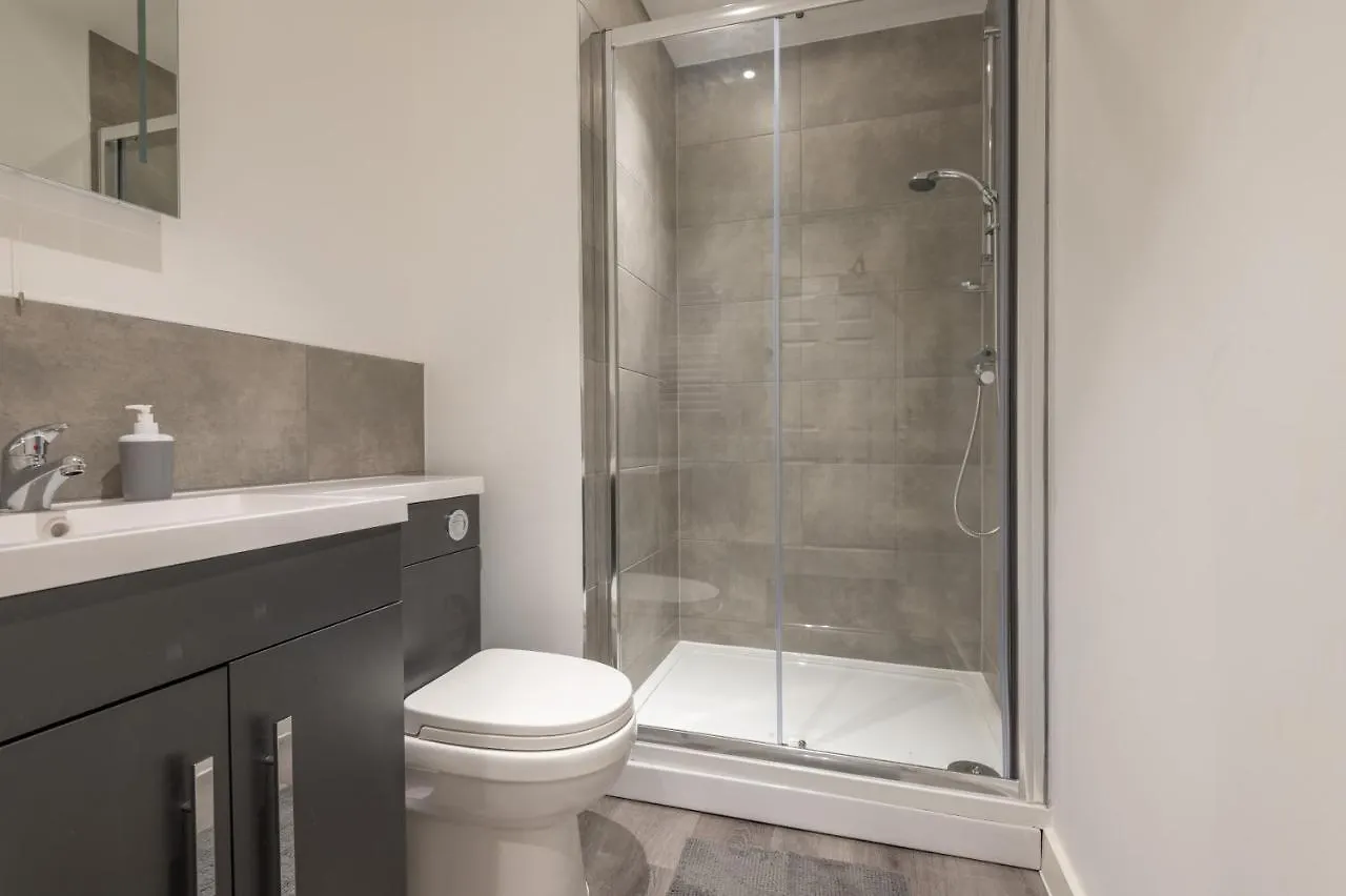 Thornhill House Serviced Apartments Wakefield