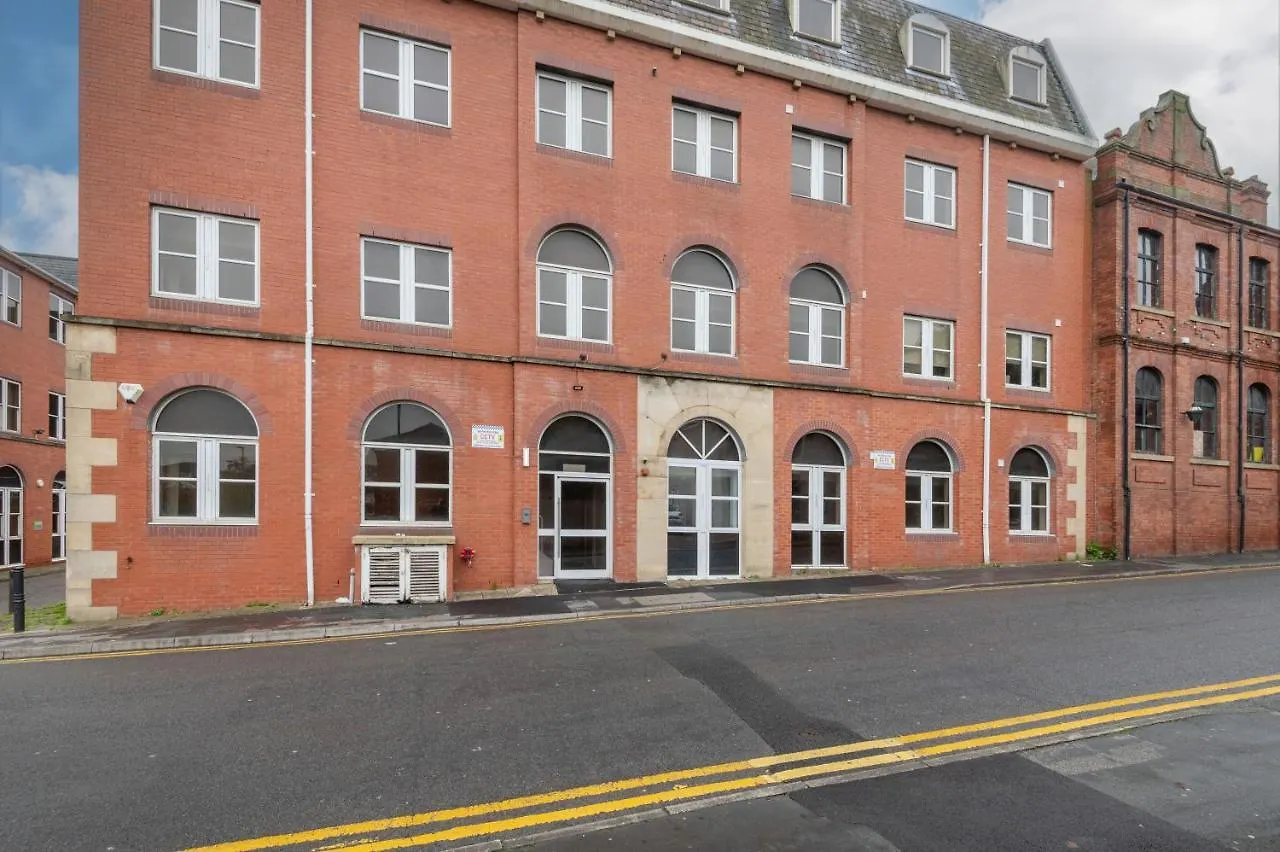 Thornhill House Serviced Apartments Wakefield