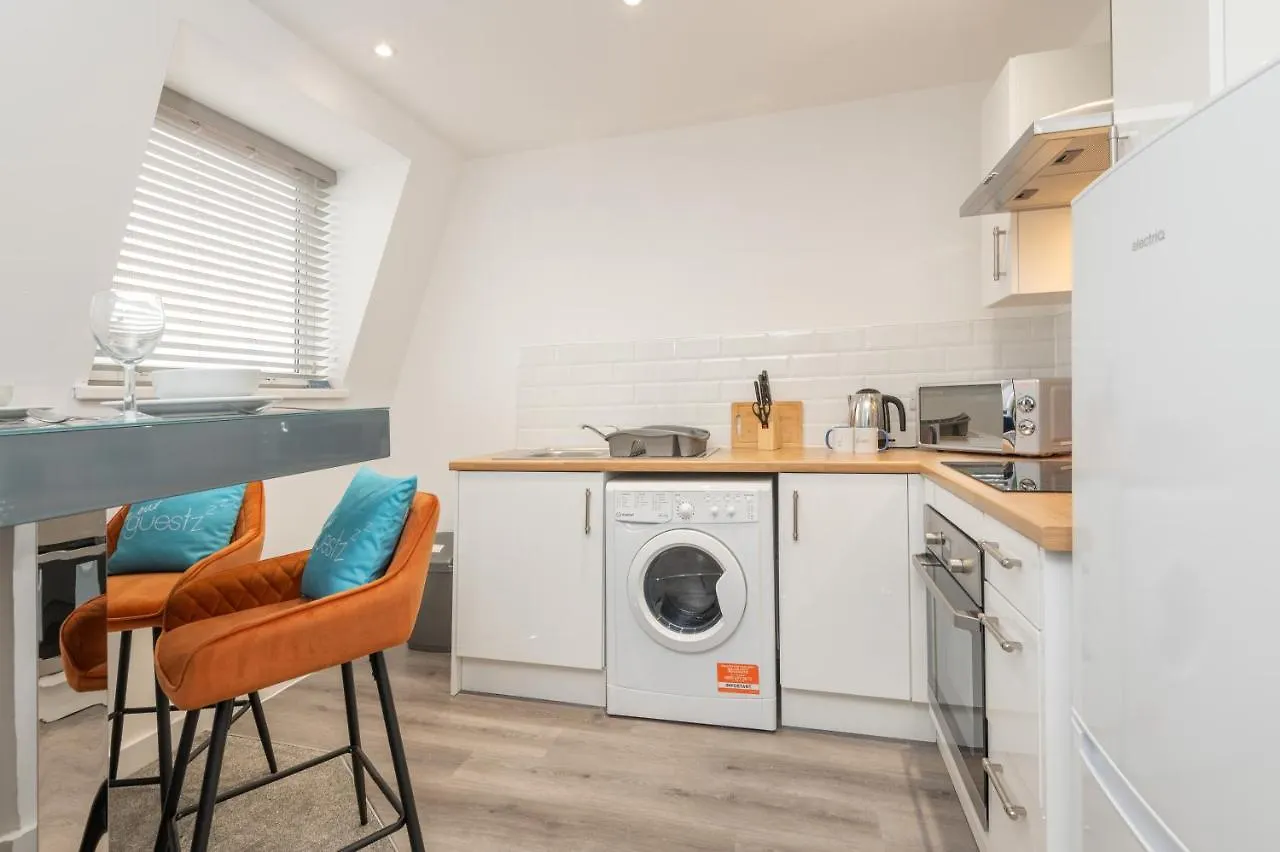 Thornhill House Serviced Apartments Wakefield